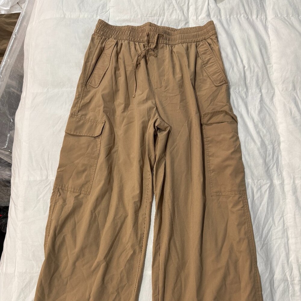 Old Navy Stretch Tech Quick Dry cargo pants wide leg size M